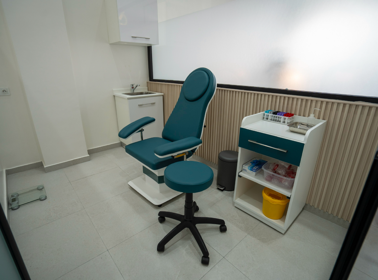 Laboratoire Saoudi — salle analyse
